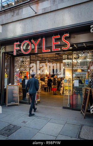 3D red on silver name Sign on the shop front of Foyles bookshop Charing Cross Road, Soho, London, England Stock Photo