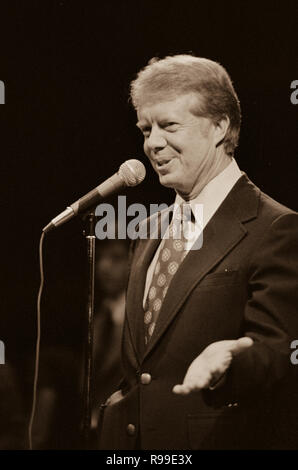 Jimmy Carter speaking at a Brooklyn College campaign stop in New York. 1976 Sep. 7 Stock Photo