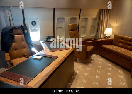 Air Force One replica mock up of the interior of the United States presidential aircraft Boeing 747 office meeting desk Stock Photo
