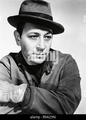 Original film title: THEY DRIVE BY NIGHT. English title: THEY DRIVE BY NIGHT. Year: 1940. Director: RAOUL WALSH. Stars: GEORGE RAFT. Credit: WARNER BROTHERS / Album Stock Photo