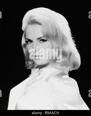 Original film title: THE CARPETBAGGERS. English title: THE CARPETBAGGERS. Year: 1964. Director: EDWARD DMYTRYK. Stars: MARTHA HYER. Credit: PARAMOUNT/EMBASSY / Album Stock Photo