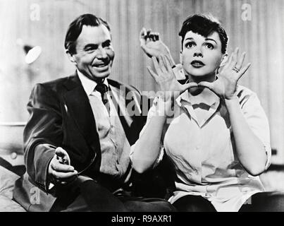 Original film title: A STAR IS BORN. English title: A STAR IS BORN. Year: 1954. Director: GEORGE CUKOR. Stars: JAMES MASON; JUDY GARLAND. Credit: WARNER BROTHERS / Album Stock Photo