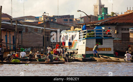 Attack to a riverboat's cargo at Iquitos,Peru Stock Photo