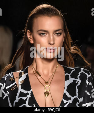 Irina Shayk walks the runway at the Versace fashion show during the Milan  Women's Fashion Week in Milan, Italy on September 26, 2020. Photo by Alain  Gil-Gonzalez/ABACAPRESS.COM Stock Photo - Alamy