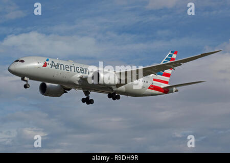 American Airlines Boeing 787-8 Dreamliner N815AA landing at London Heathrow Airport Stock Photo