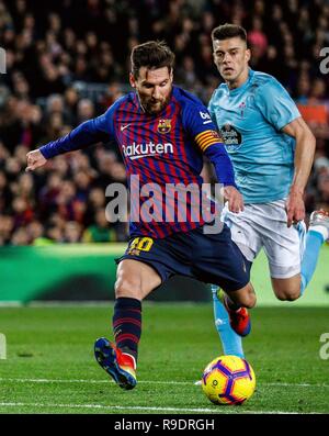 Barcelona, Spain. 22nd Dec, 2018. FC Barcelona's Lionel Messi (Front) competes during a Spanish league match between FC Barcelona and Celta de Vigo in Barcelona, Spain, on Dec. 22, 2018. FC Barcelona won 2-0. Credit: Joan Gosa/Xinhua/Alamy Live News Stock Photo