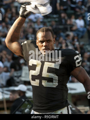 Oakland, California, USA. 31st Oct, 2010. Oakland Raiders running back Rock Cartwright #25 cheers on Sunday, October 31, 2010, at Oakland-Alameda County Coliseum in Oakland, California. The Raiders defeated the Seahawks 33-3. Credit: Al Golub/ZUMA Wire/Alamy Live News Stock Photo