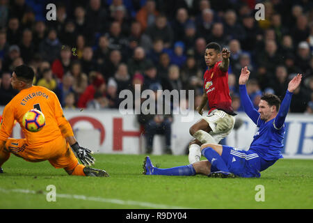Cardiff, UK. 22nd Dec, 2018. Marcus Rashford of Manchester United Credit: shoots at goal but sees it go wide.Premier League match, Cardiff City v Manchester Utd at the Cardiff City Stadium on Saturday 22nd December 2018. this image may only be used for Editorial purposes. Editorial use only, license required for commercial use. No use in betting, games or a single club/league/player publications. pic by Andrew Orchard/Andrew Orchard sports photography/Alamy Live News Stock Photo