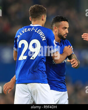 Everton's Theo Walcott (right) celebrates scoring his side's first goal