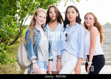 Stylish pose hi-res stock photography and images - Alamy