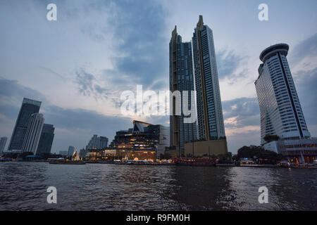 😍 Shopping, Food & Skyscrapers at Icon Siam