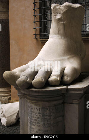 Constantine the Great (Flavius Valerius Aurelius Constantinus Augustus) (272-337). Roman Emperor from 306-337. Know for being the first roman emperor to convert to christianity. Constantine's colossal foot. Capitoline Museums. Rome. Italy. Stock Photo