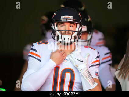 December 23, 2018: Chicago Bears fans dress as Mike Ditka and Jim McMahon  prior to the NFL football game between the Chicago Bears and the San  Francisco 49ers at Levi's Stadium in