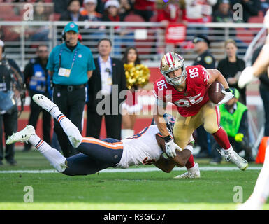 Halftime. 23rd Dec, 2018. San Francisco 49ers tight end George Kittle (85) in action during the NFL football game between the Chicago Bears and the San Francisco 49ers at Levi's Stadium in Santa Clara, CA. The 49ers lead the Bears 9-7 at halftime. Damon Tarver/Cal Sport Media/Alamy Live News Stock Photo