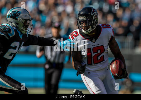 Atlanta Falcons wide receiver Julio Jones wears Under Armour U.S. Air Force  cleats before the first half of an NFL football game between the Atlanta  Falcons and the Dallas Cowboys, Sunday, Nov.