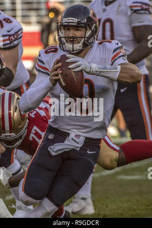 Chicago Bears' quarterback Mitchell Trubisky warms up before the start ...