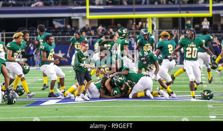 Arlington, Texas, USA. 12th Dec, 2018. The Longview Lobos celebrate in center field following the expiration of time in the UIL Texas 6A D2 state championship football game between the Longview Lobos and the West Brook Bruins at AT&T Stadium in Arlington, Texas. Kyle Okita/CSM/Alamy Live News Stock Photo