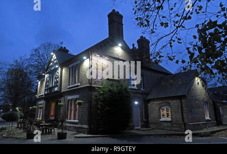 Walton Arms Pub at dusk, 148 Old Chester Rd, Higher Walton, Warrington, Cheshire, North West England, UK,  WA4 6TG Stock Photo