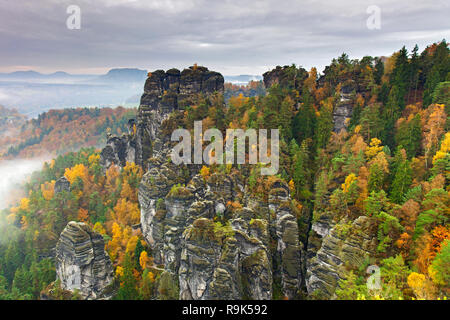 Rock formation Kleine Gans at Raaber Kessel in the  Elbe Sandstone Mountains, Saxonian Switzerland National Park, Saxony, East Germany Stock Photo