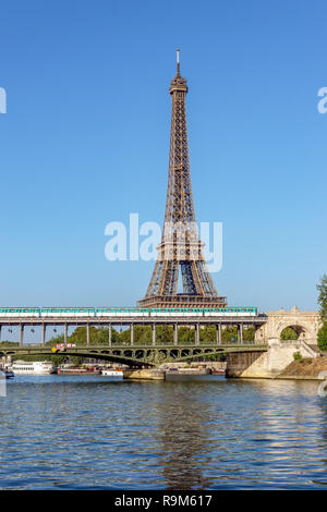 Eiffel tower and Bir-hakeim bridge - Paris Stock Photo