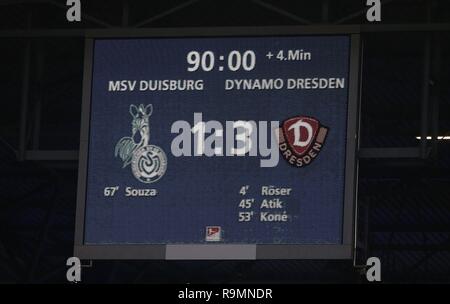 Duisburg, Deutschland. 23rd Dec, 2018. firo: 23.12.2018 Football, 2. Bundesliga, season 2018/2019 MSV Duisburg - SG Dynamo Dresden The final result on the video wall. | usage worldwide Credit: dpa/Alamy Live News Stock Photo