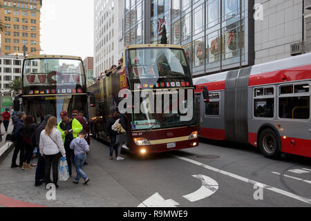 San Francisco, USA. 26th Dec, 2018. Tour buses in San Francisco on Boxing Day as people continue their Christmas Festivities. Credit: Keith Larby/Alamy Live News Stock Photo