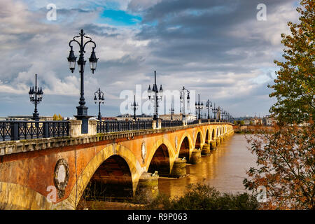 Pont de Pierre. Stone Bridge & Garonne River. Bordeaux, Gironde. Aquitaine region. France Europe Stock Photo