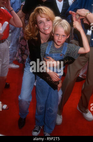 DENNIS THE MENACE, Lea Thompson, Mason Gamble (lying down), 1993 ...