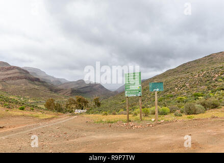 Warning sign near Wupperthal at the start of the Kerskop or Eselbank Pass in the Cederberg Mountains of the Western Cape Province Stock Photo