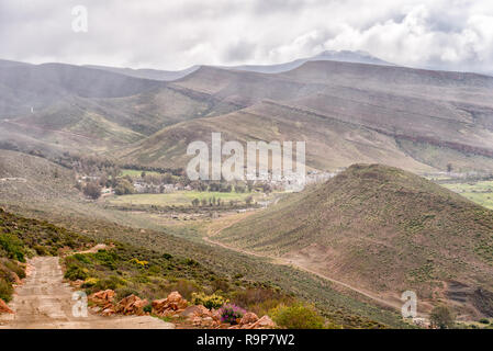 The Kerskop or Eselbank Pass in the Cederberg Mountains of the Western Cape Province. Wupperthal is visible below Stock Photo