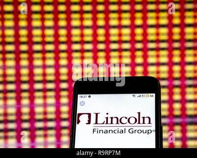 Kiev, Ukraine. 19th Dec, 2018. Lincoln National Corporation Insurance company logo seen displayed on a smart phone. Credit: Igor Golovniov/SOPA Images/ZUMA Wire/Alamy Live News Stock Photo