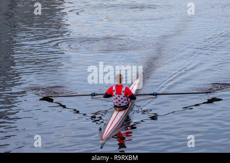 Glasgow, Scotland, UK. 28th December, 2018. UK Weather. Rowers training on a calm River Clyde on a cold, sunny afternoon. Credit: Skully/Alamy Live News Stock Photo