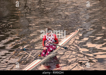 Glasgow, Scotland, UK. 28th December, 2018. UK Weather. Rowers training on a calm River Clyde on a cold, sunny afternoon. Credit: Skully/Alamy Live News Stock Photo