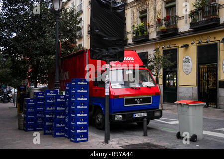 Delivering Mahou beer cases, Madrid, Spain Stock Photo