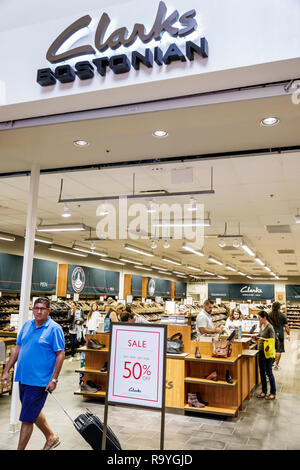 Salg brugervejledning Il Fort Ft. Lauderdale Florida,Sunrise,Sawgrass Mills mall,Clarks Bostonian  Outlet,shoes,product products display sale,front entrance,promotion 50%  disco Stock Photo - Alamy