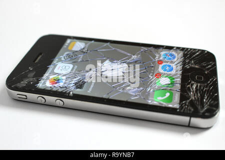 Iphone 4 cracked display, apple Stock Photo