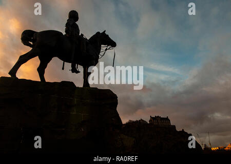 A dramatic picture of the Royal Scots Greys Monument in Edinburgh at dawn Stock Photo