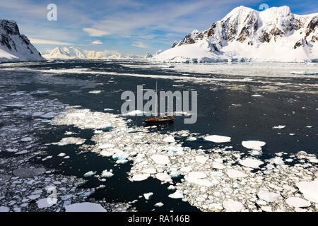 Sailing through the icy waters of Lemaire Channel, Antarctica Stock Photo