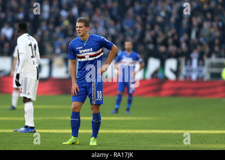 Torino, Italy. 29th October, 2018. Dennis Praet of Uc Sampdoria  in action during the Serie A football match between Juventus Fc and Uc Sampdoria. Credit: Marco Canoniero/Alamy Live News Stock Photo