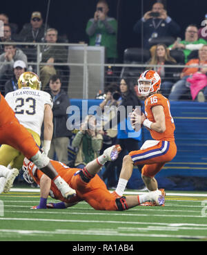 Arlington, Texas, USA. 29th Dec, 2018. Clemson player # 16 ''TREVOR LAWRENCE'' QB, looking for an open receiver. Credit: Hoss McBain/ZUMA Wire/Alamy Live News Stock Photo