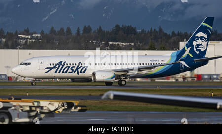 Richmond, British Columbia, Canada. 29th Dec, 2018. An Alaska Airlines Boeing 737-800 (N506AS) jet airliner takes off from Vancouver International Airport. Credit: Bayne Stanley/ZUMA Wire/Alamy Live News Stock Photo