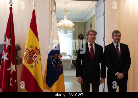 Madrid, Spain. 30th December 2018. ANGEL GARRIDO(left), The President of the Community of Madrid and FERNANDO CLAVIJO, The President of the Community of the Canary Islands. The president of the Community of Madrid, Ángel Garrido, has met with his Canarian counterpart, Fernando Clavijo, to review the latest preparations for the New Year bells, which tomorrow will offer the clock of Puerta del Sol and this year will sound also in the Canary spindle on Dec 30, 2018 in Madrid, Spain Credit: Jesús Hellin/Alamy Live News Stock Photo