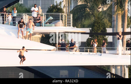 Miami Beach, FL, USA. 30th Dec, 2018. Jamie Foxx parties on a yacht (RossiNavi 63 meter yacht Utopia IV) on December 30, 2018 in Miami, Florida. Credit: Hoo Me.Com/Media Punch/Alamy Live News Stock Photo