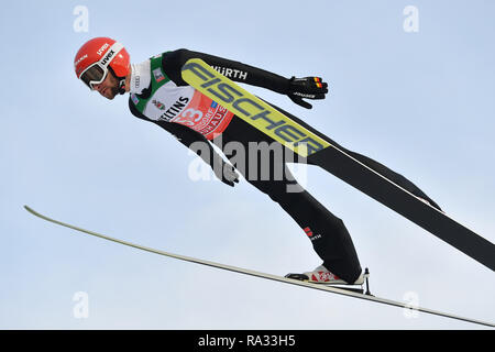 Markus EISENBICHLER (GER), Jump, Action, Single Action, Single Image, Cut Out, Full Body Shot, Whole Figure. Ski Jumping, 67th International Four Hills Tournament 2018/19. Qualification Open-air competition in Oberstdorf, Erdinger Arena, on 29.12.2018. | usage worldwide Stock Photo