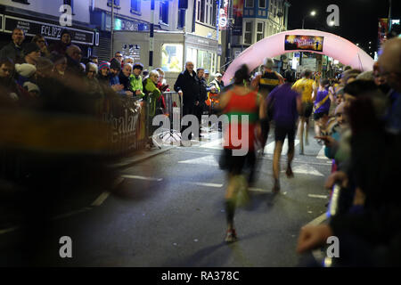 Mountain Ash, Wales, UK 31st December 2018. Nos Galan 2018 road races, Mountain Ash in South Wales on Monday 31st December 2018. this is the 60th anniversary race of the event Credit: Andrew Orchard/Alamy Live News Stock Photo