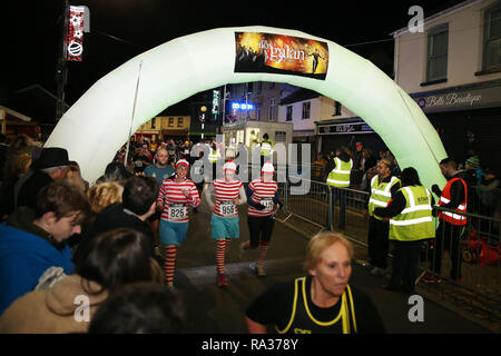 Mountain Ash, Wales, UK 31st December 2018. Nos Galan 2018 road races, Mountain Ash in South Wales on Monday 31st December 2018. this is the 60th anniversary race of the event Credit: Andrew Orchard/Alamy Live News Stock Photo