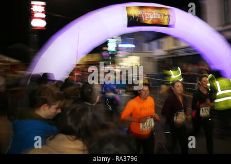 Mountain Ash, Wales, UK 31st December 2018. Nos Galan 2018 road races, Mountain Ash in South Wales on Monday 31st December 2018. this is the 60th anniversary race of the event Credit: Andrew Orchard/Alamy Live News Stock Photo