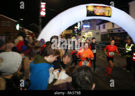 Mountain Ash, Wales, UK 31st December 2018. Nos Galan 2018 road races, Mountain Ash in South Wales on Monday 31st December 2018. this is the 60th anniversary race of the event Credit: Andrew Orchard/Alamy Live News Stock Photo