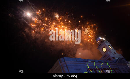 Madrid, Spain. 1st Jan 2019. Hundreds of people gathered at Puerta del Sol in Madrid to welcome the new year 2019. Credit: Lora Grigorova/Alamy Live News Stock Photo