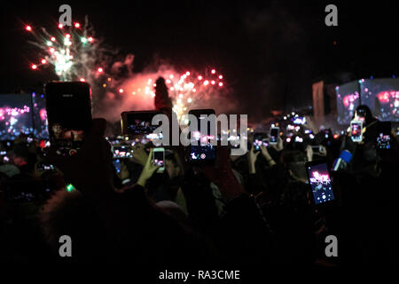 Foto Carlo Lannutti/LaPresse 01- 01 - 2019 Roma, Italia Cronaca. Festeggiamenti al Circo Massimo per il Capodanno 2019   Nella foto: fuochi d'artificio Stock Photo